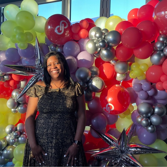 Meet your Posher, Earlisha - Picture 3 of 8